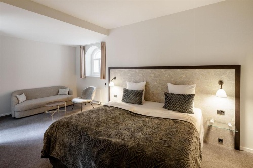 Ascot Hotel image 32