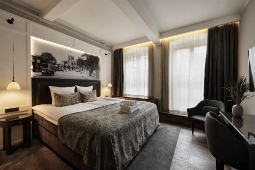 Ascot Hotel image 6